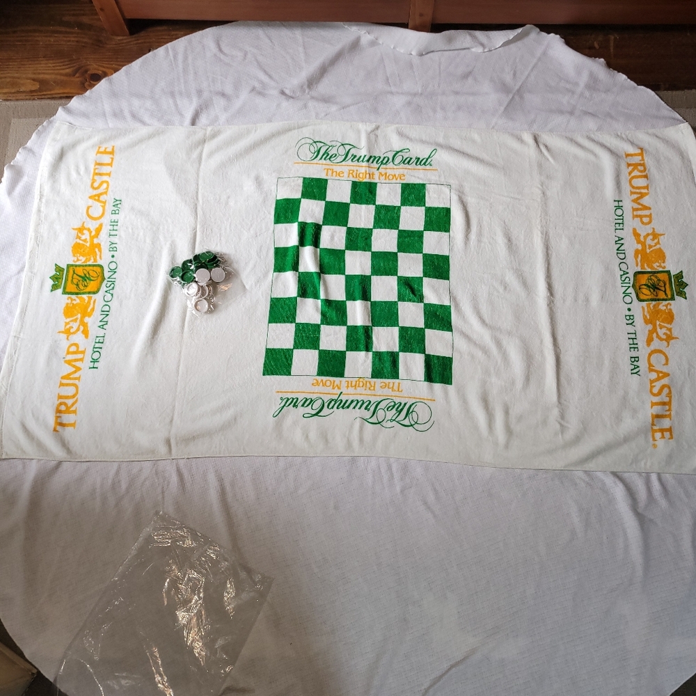 Vintage Trump Castle Hotel & Casino Beach Towel Checkers Set Atlantic City